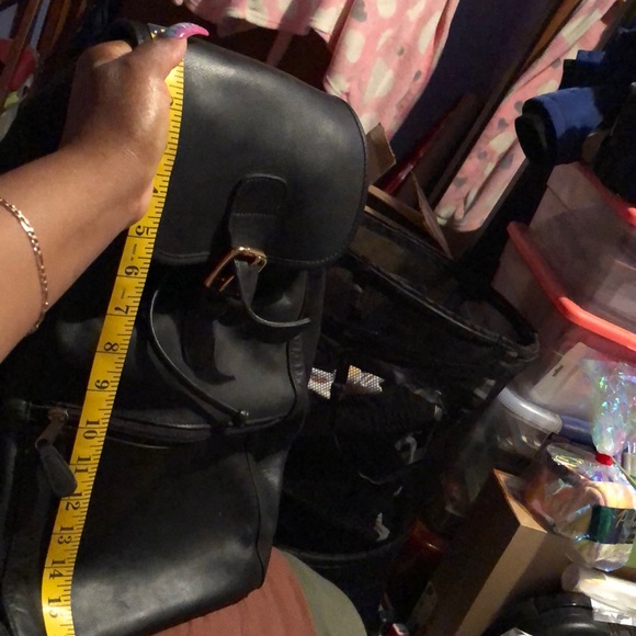 Black Coach backpack barely used - Picture 5 of 10